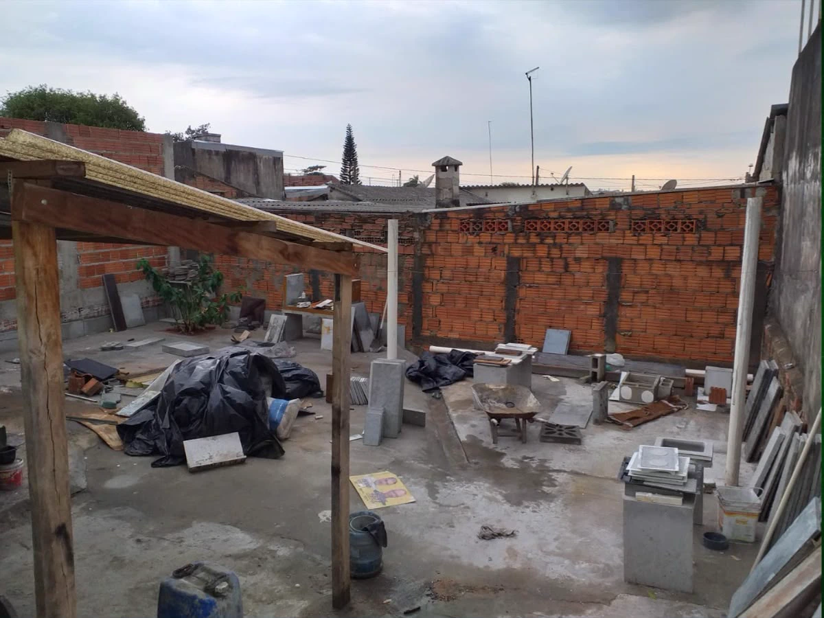 The improvised structure where Rafael started